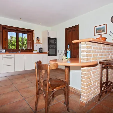 Casa Los Mojones Cuatro - Secluded Yet Central 4 Bedroom - Perfect For Families Willa *