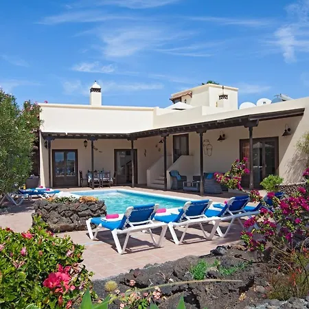 Willa Casa Los Mojones Cuatro - Secluded Yet Central 4 Bedroom - Perfect For Families Puerto del Carmen (Lanzarote)