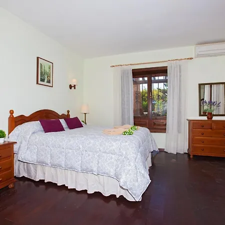 Casa Los Mojones Cuatro - Secluded Yet Central 4 Bedroom - Perfect For Families Puerto del Carmen (Lanzarote)